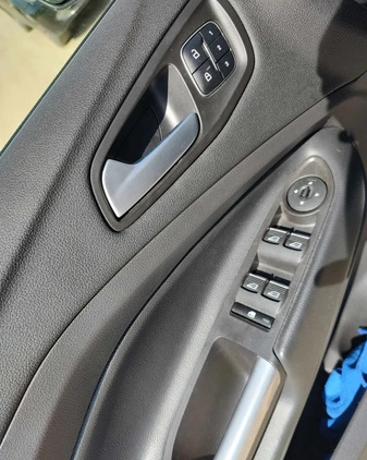Ford Escape cena 85200 przebieg: 81100, rok produkcji 2019 z Ostróda małe 191